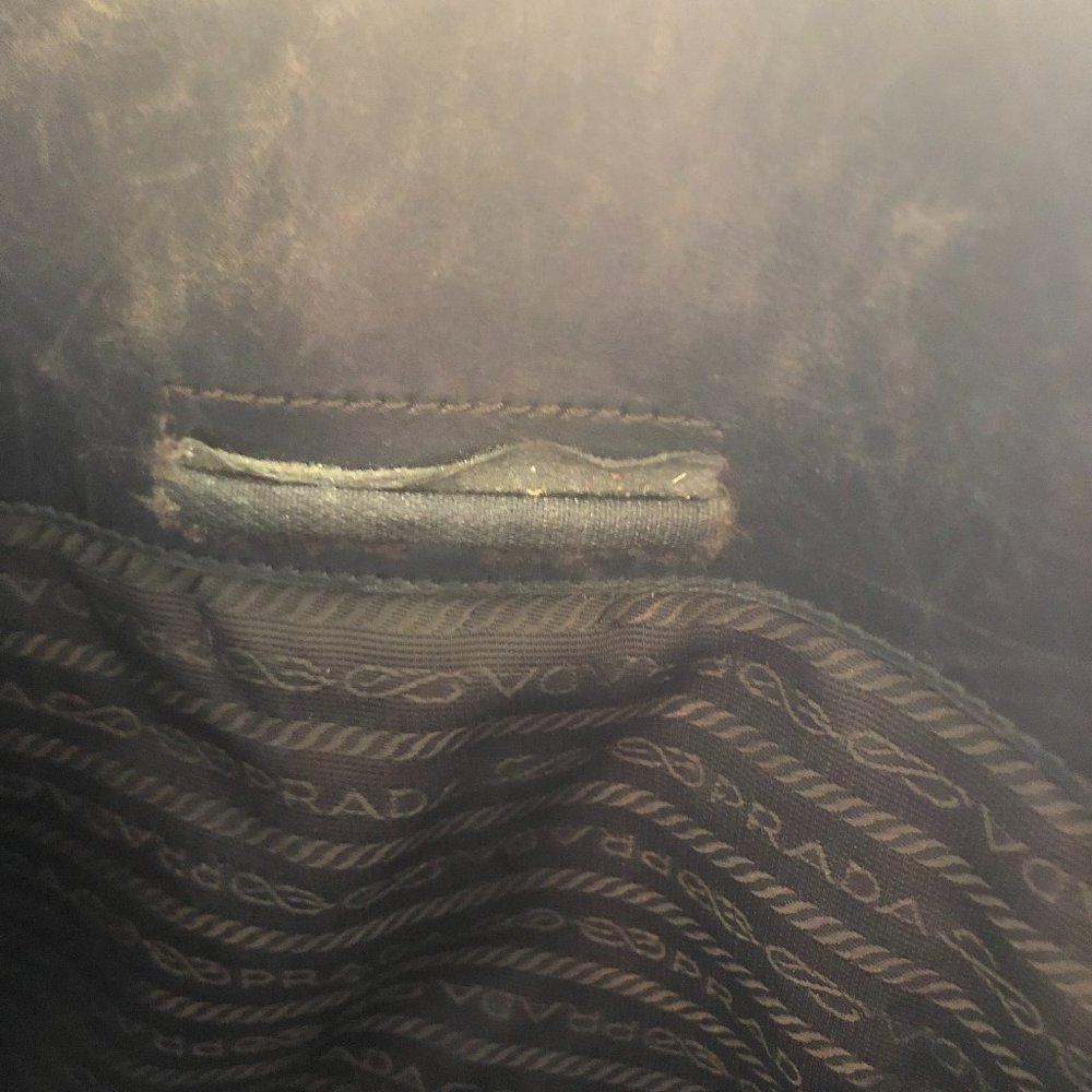 Authentic Prada leather crossbody - Picture 8 of 13